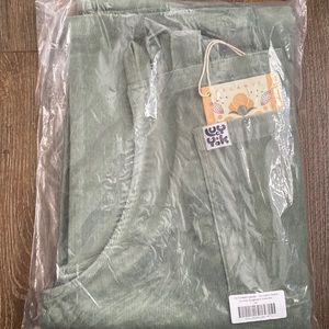 Lucy & Yak - The Organic Original Corduroy Dungarees in Green Bay Size 14R